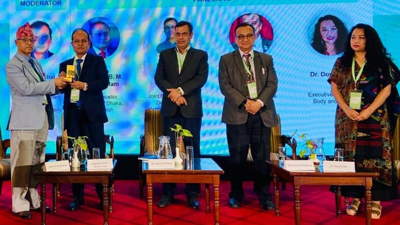 দ. এশিয়ার উচ্চশিক্ষা খাতে যৌথ সহযোগিতার ওপর জোর দিলেন ঢাবি উপাচার্য