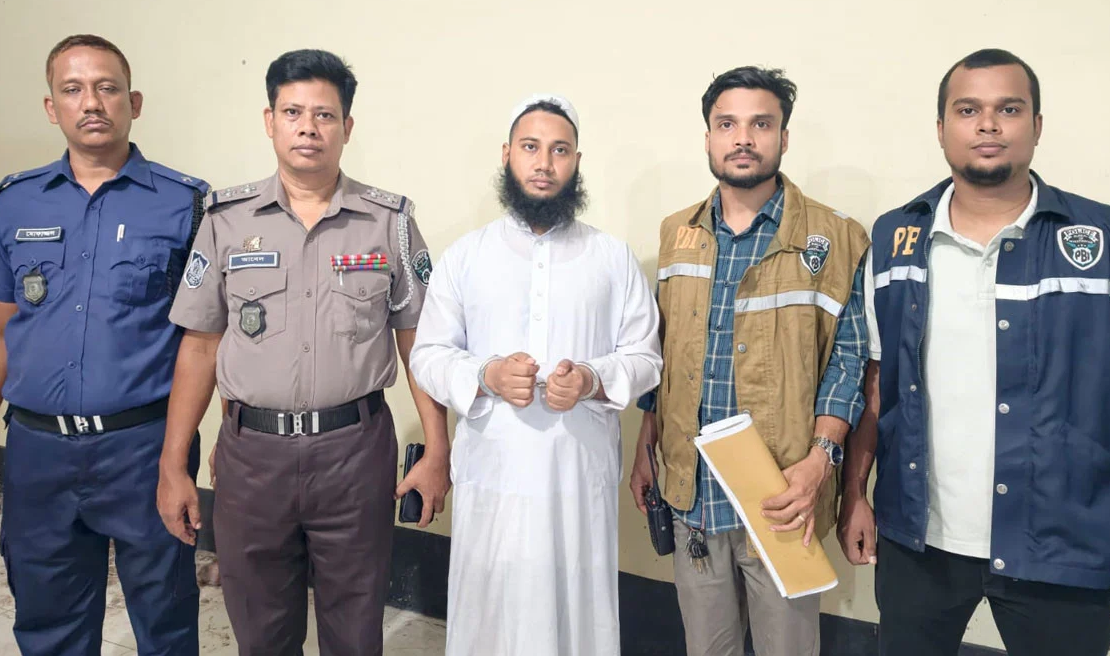 স্ত্রী হত্যার দায়ে মসজিদের ইমাম গ্রেপ্তার