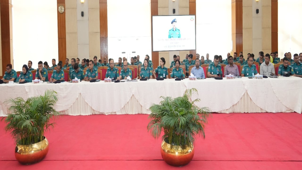 অলিতে গলিতে মোটরসাইকেল টহল আরো বাড়ানো হবে: ডিএমপি কমিশনার