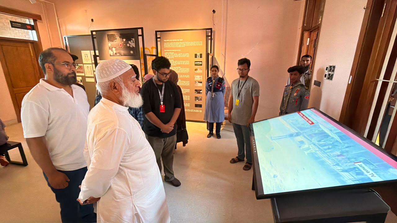 জুলাই স্মৃতি জাদুঘর পরিদর্শন করলেন বিরোধীদলীয় নেতা