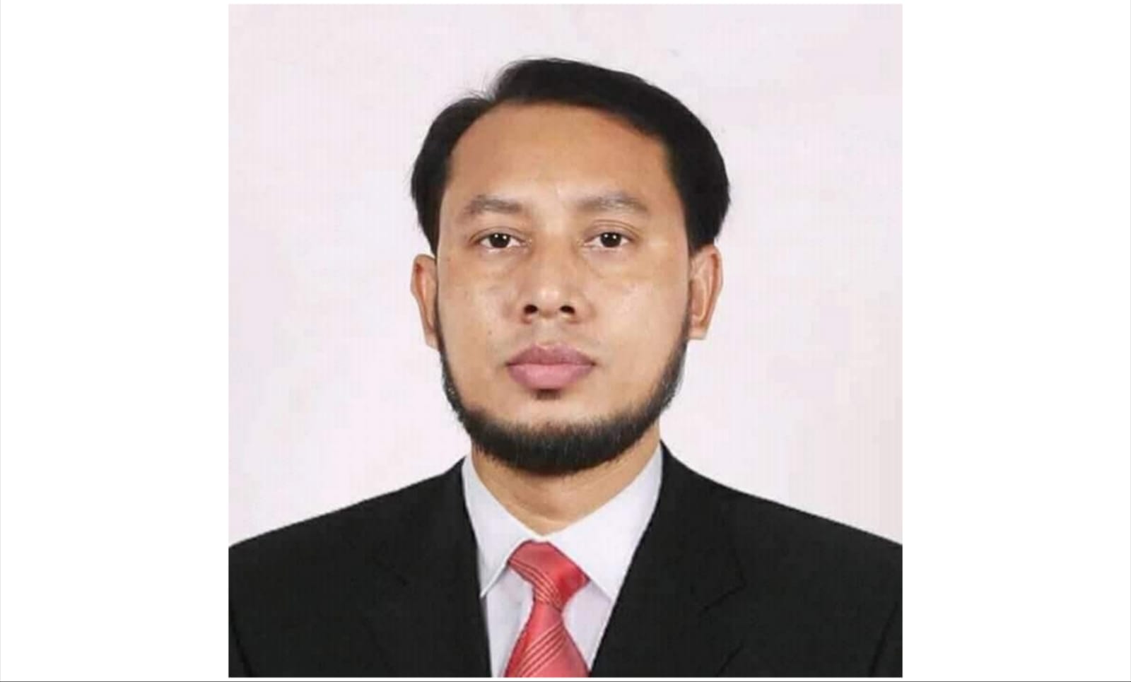 সীতাকুণ্ডে স্ত্রী-সন্তানের সামনে সাংবাদিকের ওপর সন্ত্রাসী হামলা