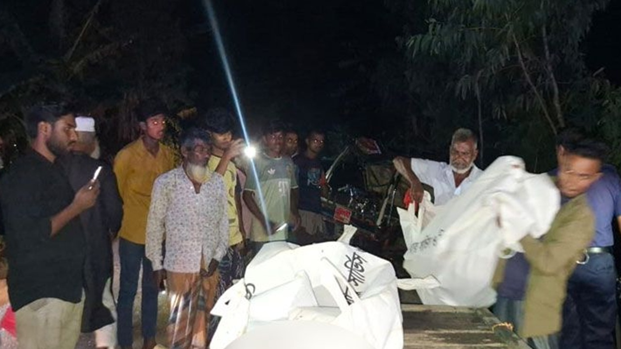 শেরপুরে ট্রাকচাপায় অটোরিকশার ৩ যাত্রী নিহত