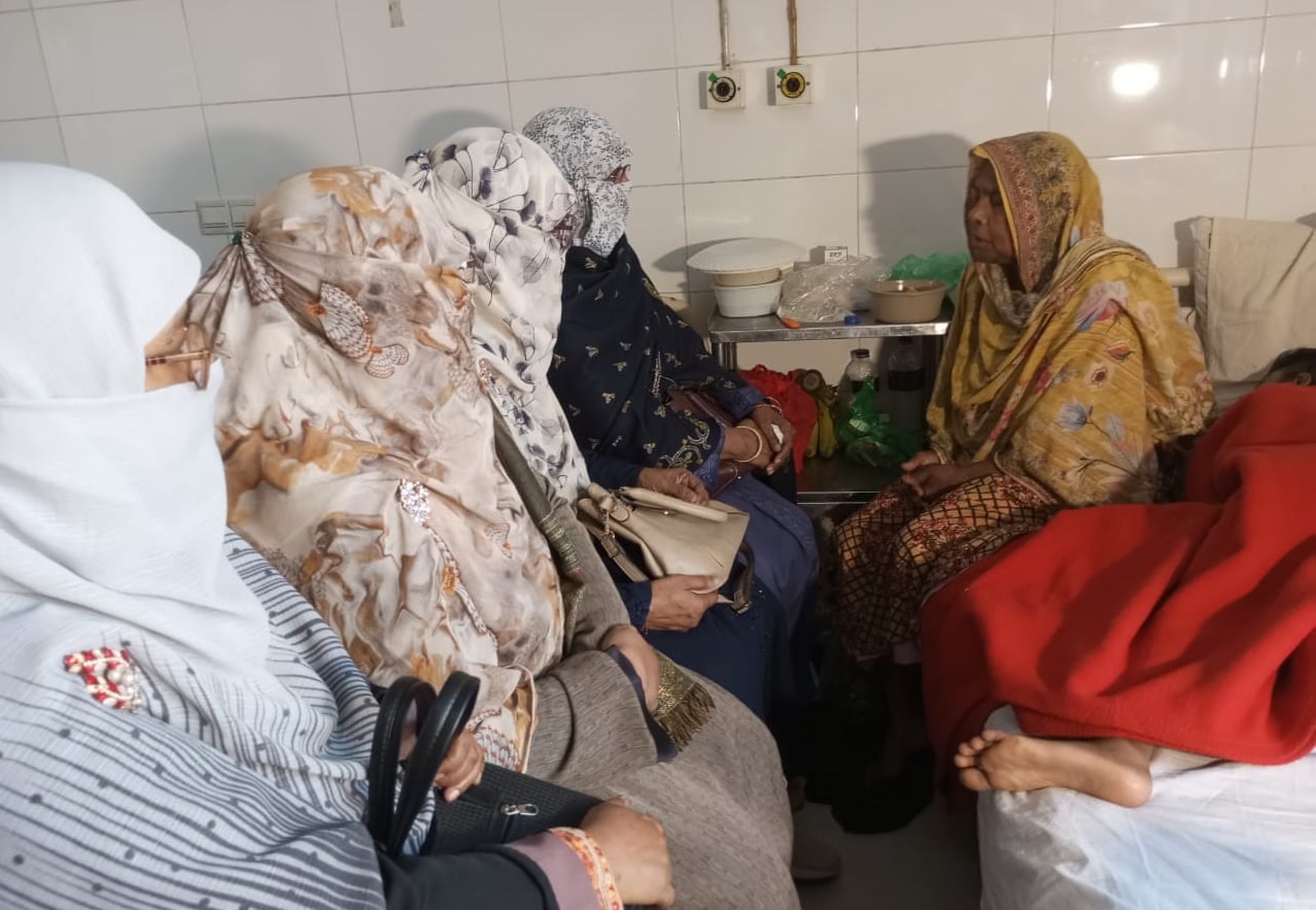 নির্যাতিত শিশু গৃহকর্মীর পাশে জামায়াতের মহিলা বিভাগ