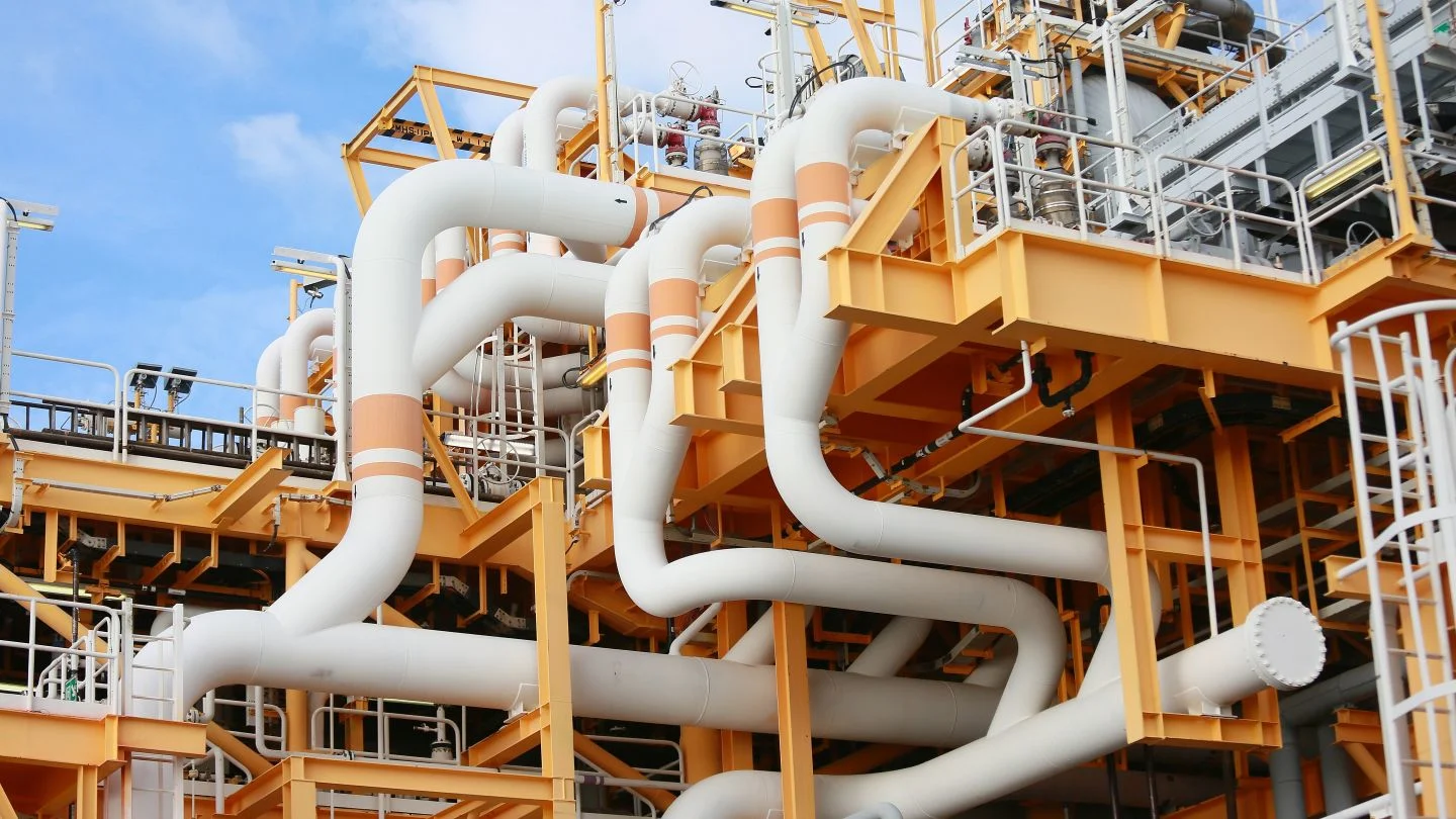 ইরানের হামলার পর আবুধাবির গ্যাস স্থাপনা বন্ধ ঘোষণা