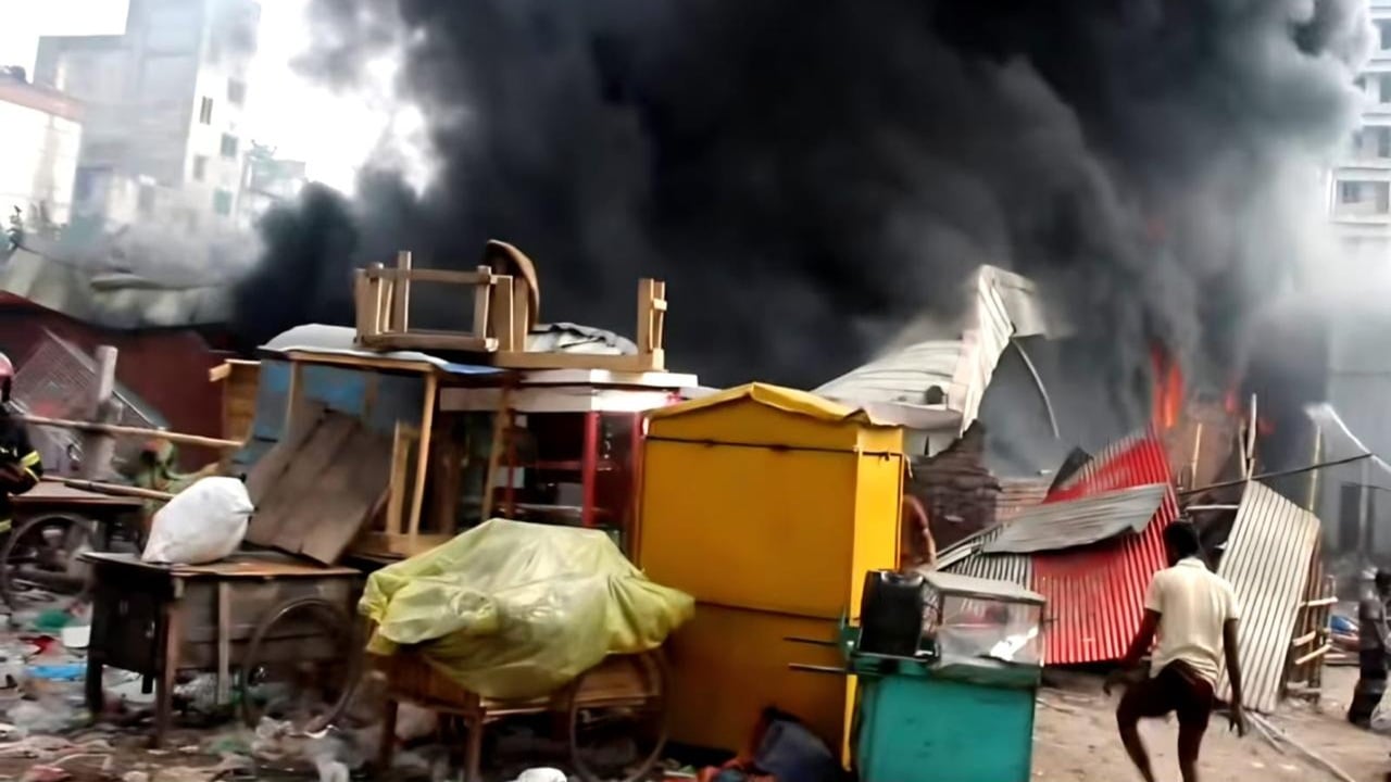 কেরানীগঞ্জে অগ্নিকাণ্ডের ঘটনায় ৫ জনের লাশ উদ্ধার