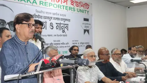 ক্ষমতার দাপট আছে, প্রজ্ঞাবান রাজনীতিকের অভাব: মান্না