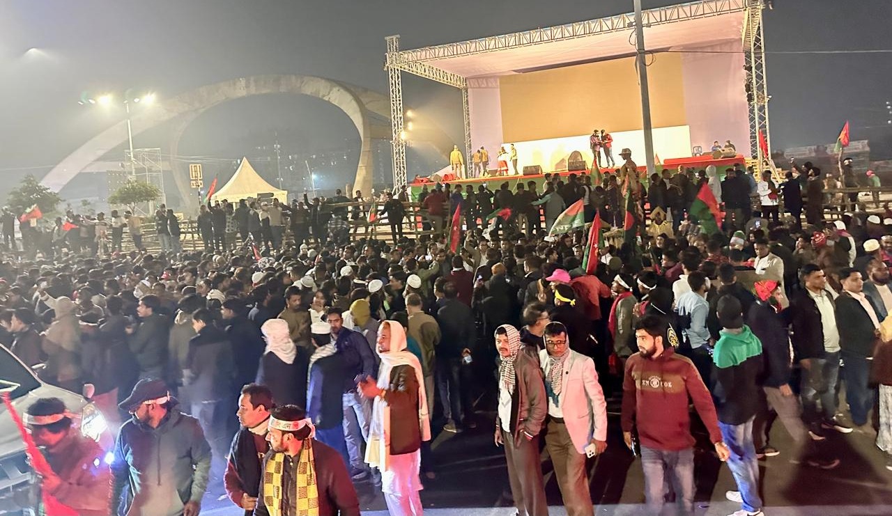 তারেক রহমানের সংবর্ধনাস্থলে বিএনপি নেতাকর্মীদের ঢল