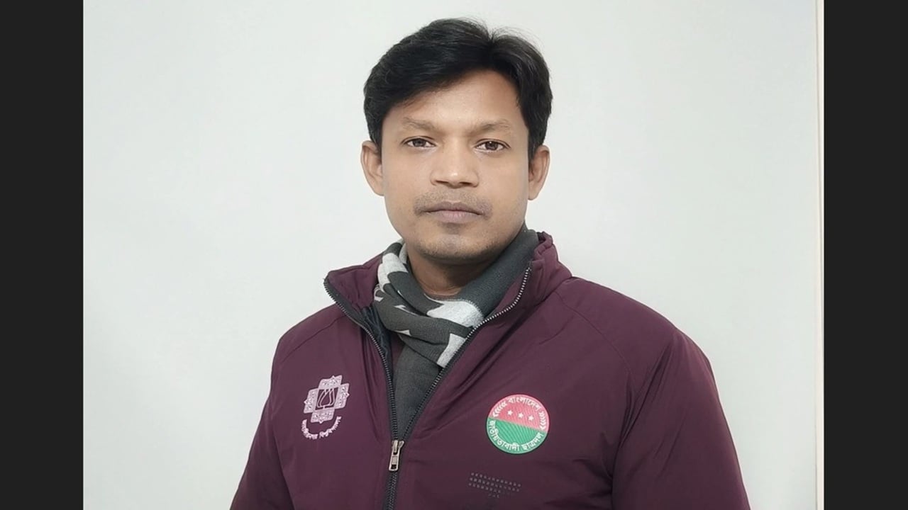 মন্ত্রীর উপস্থিতিতে হাতাহাতি, জাবি ছাত্রদল নেতাকে শোকজ