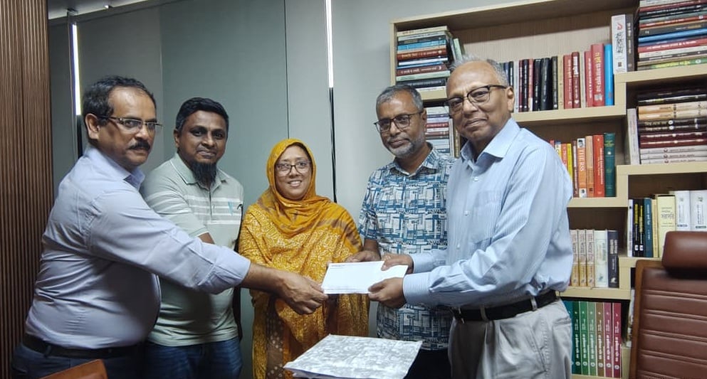 জুলাই ফাউন্ডেশনকে এক লাখ টাকা অনুদান দিলেন সাংবাদিক এম আবদুল্লাহ