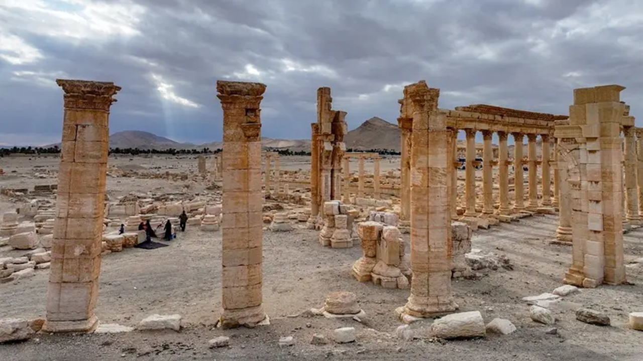 সিরিয়ায় আইসিস স্থাপনার ওপর ফ্রান্স-যুক্তরাজ্যের যৌথ বিমান হামলা