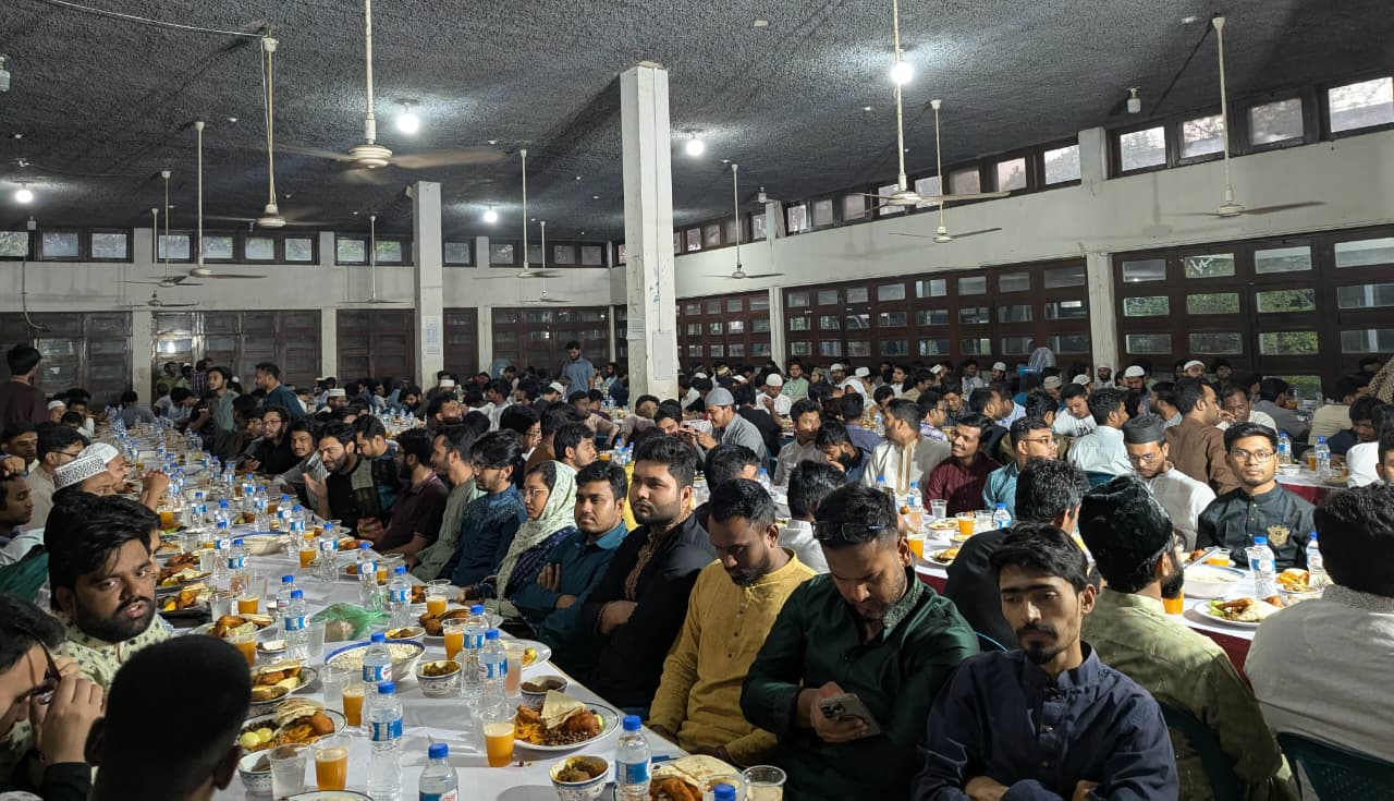 ঢাবি সাংবাদিক সমিতির ইফতারে এক ছাদের নিচে সব ছাত্রসংগঠন