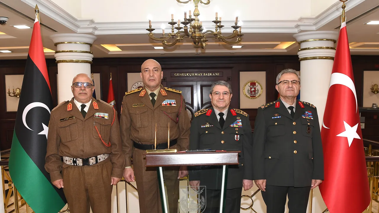 লিবিয়ায় সেনা প্রধানের মৃত্যুতে তিন দিনের রাষ্ট্রীয় শোক