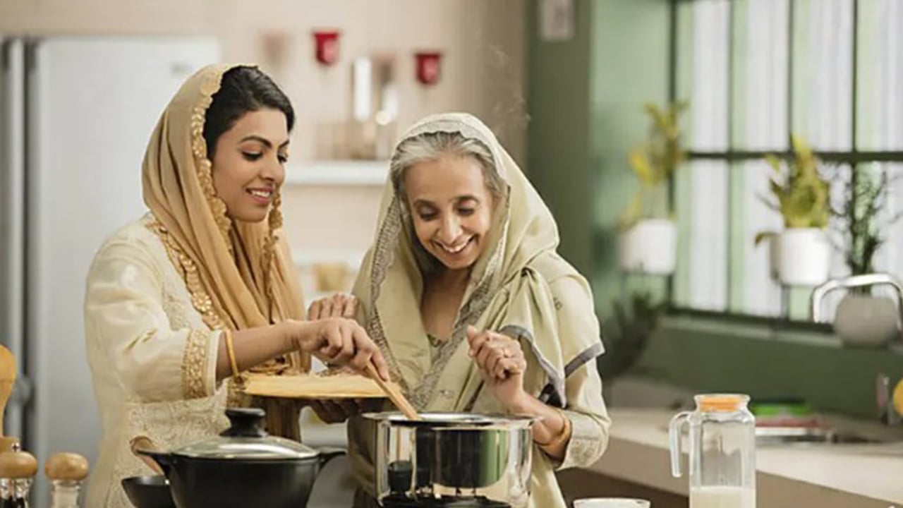 কেমন কাটে গৃহিণীদের ঈদ