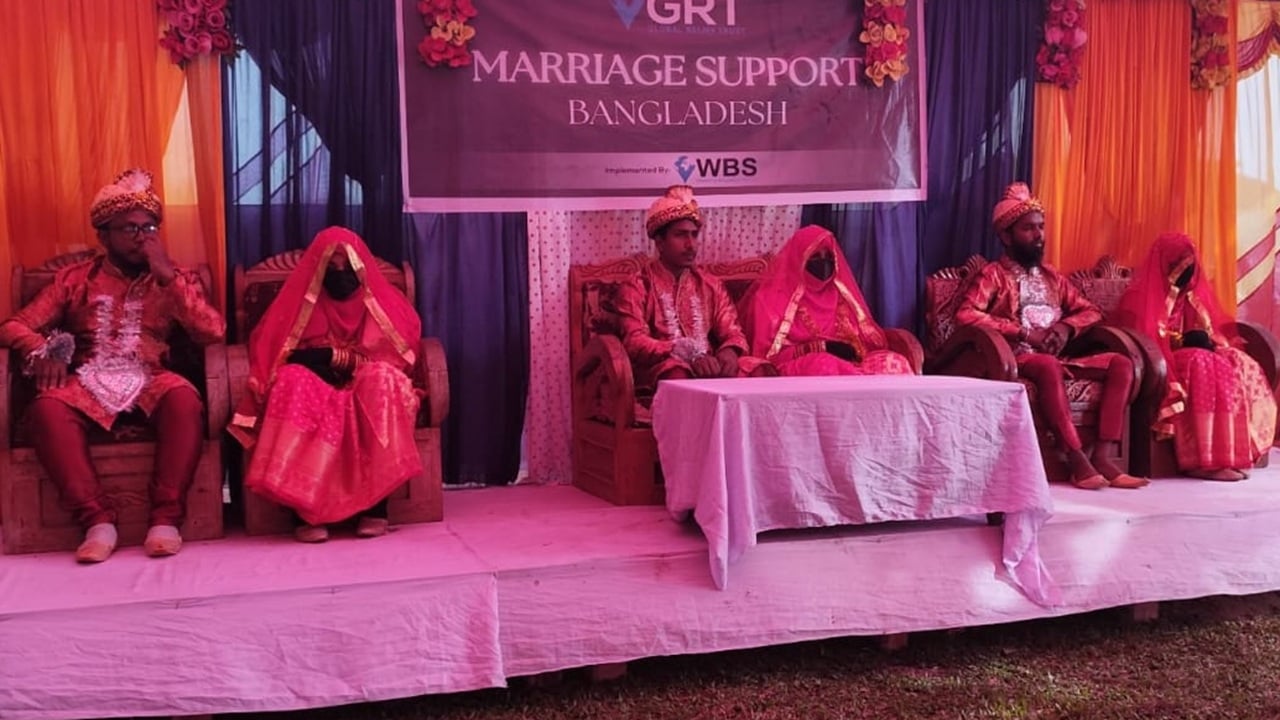 যৌতুক ছাড়া বিয়ে করে আলোচনায় তিন বন্ধু