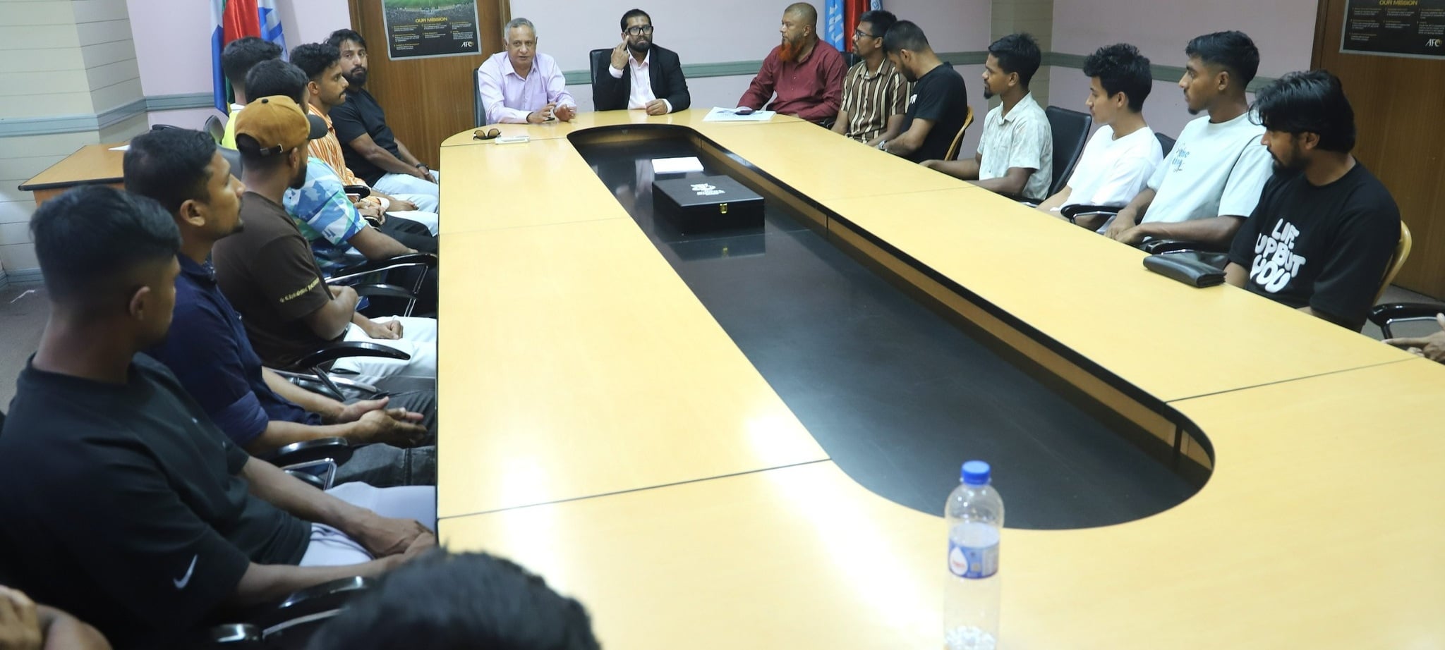 সাফ-বিদেশি কোটায় ৪ জনকে খেলানোর দাবি  ফুটবলারদের