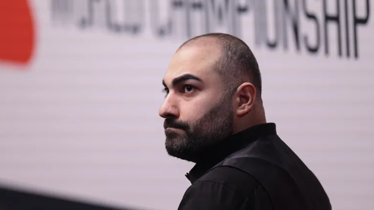 ট্রাম্পকে হারালেন ইরানি তারকা ভাফায়েই