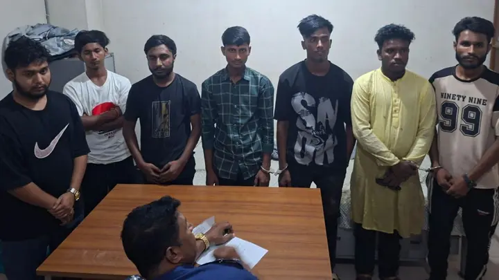 ওসমানীনগরে ছাত্রলীগের মশাল মিছিলের প্রস্তুতি, দেশীয় অস্ত্রসহ আটক ৭