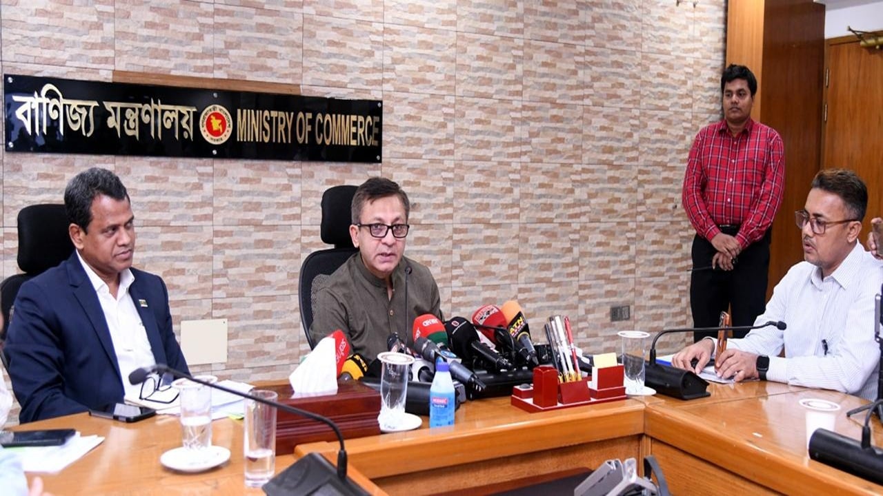 সরকার কৃত্রিম সংকট বা কারসাজি বরদাশত করবে না: বাণিজ্যমন্ত্রী