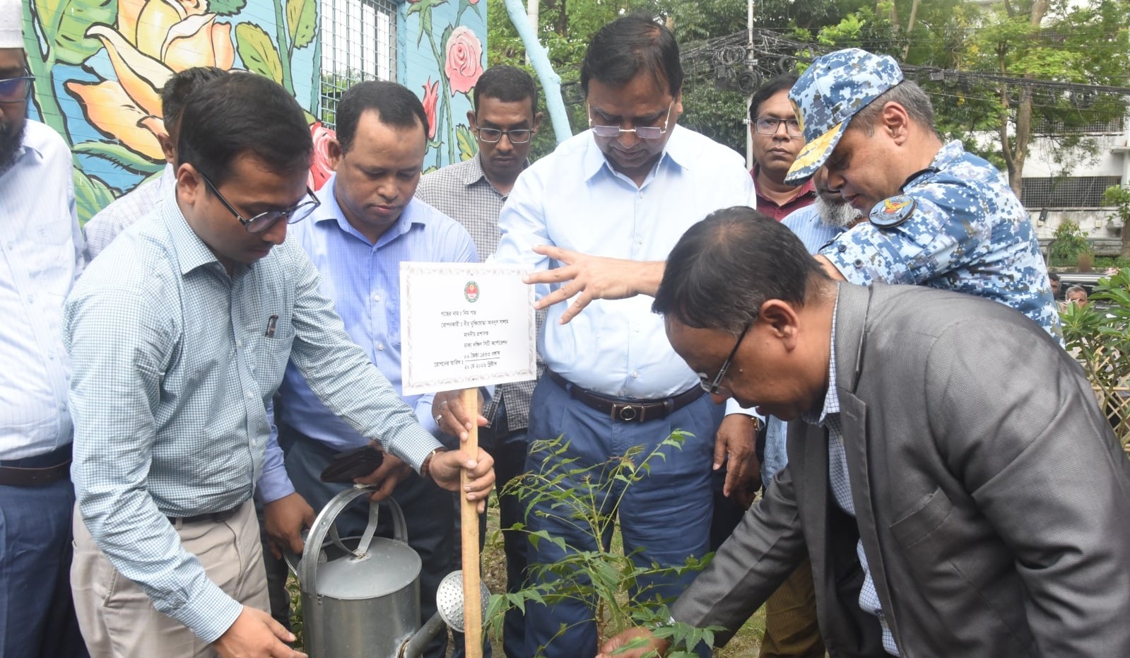 ঢাকা শহরকে ফুল ও গাছ দিয়ে সাজাতে চায় ডিএসসিসি