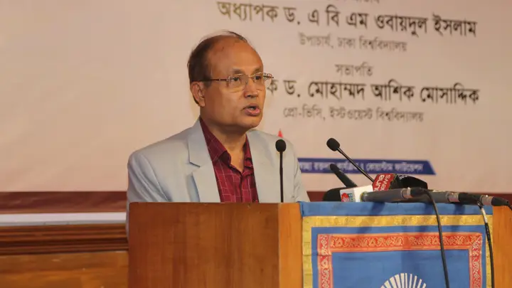 তরুণরাই দেশের রক্তসংকট মেটাতে পারে: ঢাবি উপাচার্য