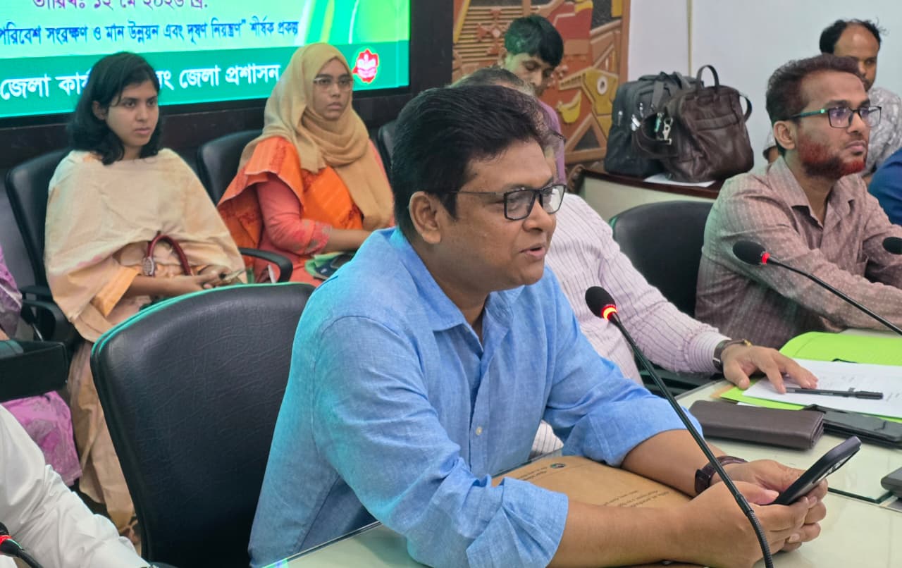 ব্যবহৃত টিস্যু পকেটে রেখে বাসায় ফিরি: গাজীপুরের ডিসি