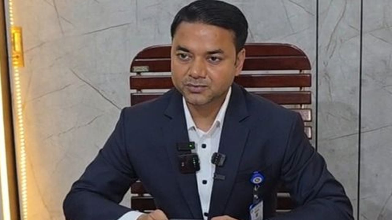 চাঁদাবাজির অভিযোগে ইউএনওর সংবাদ সম্মেলন
