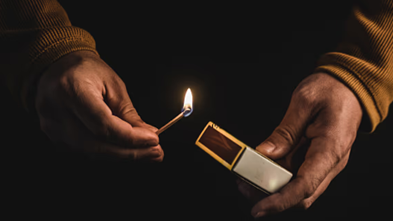 ভুল থেকে যেভাবে হয়েছিল ম্যাচ বা আধুনিক দেশলাইয়ের আবিষ্কার