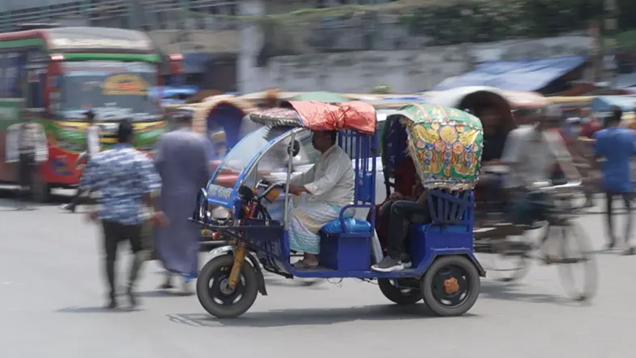 সড়কে এআই ক্যামেরা, যেভাবে হচ্ছে গাড়ির মামলা