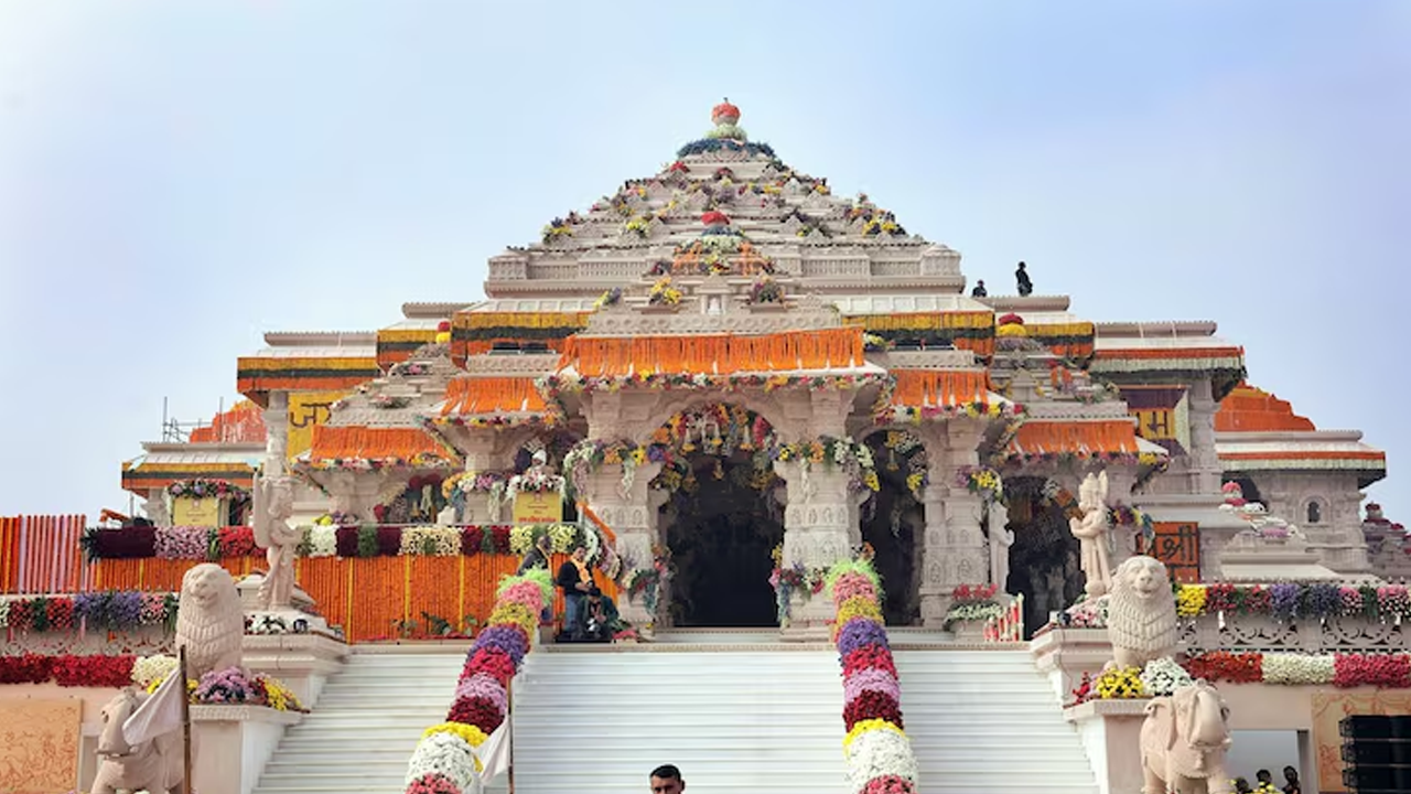 রামমন্দিরের অর্থ চুরির দায়ে গ্রেফতার ৮