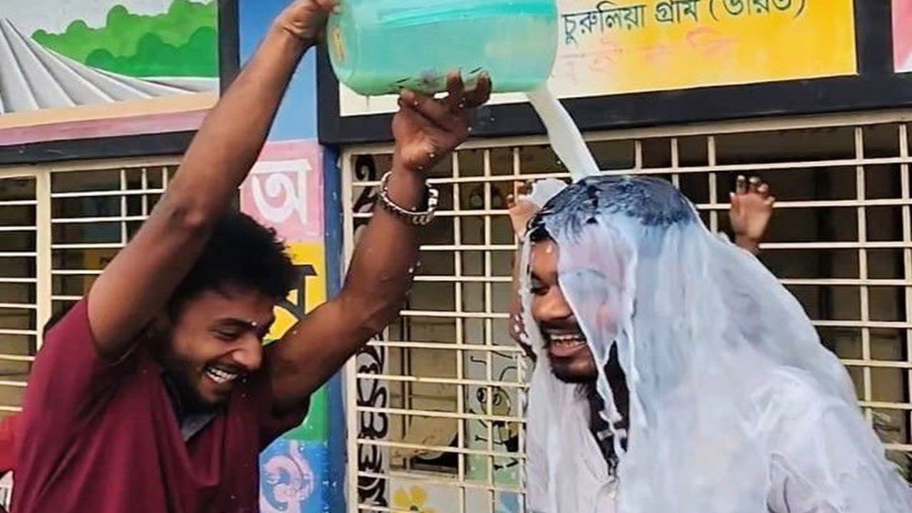 ৬১ লিটার দুধ দিয়ে গোসল করে ব্রাজিল থেকে আর্জেন্টিনায় যোগদান