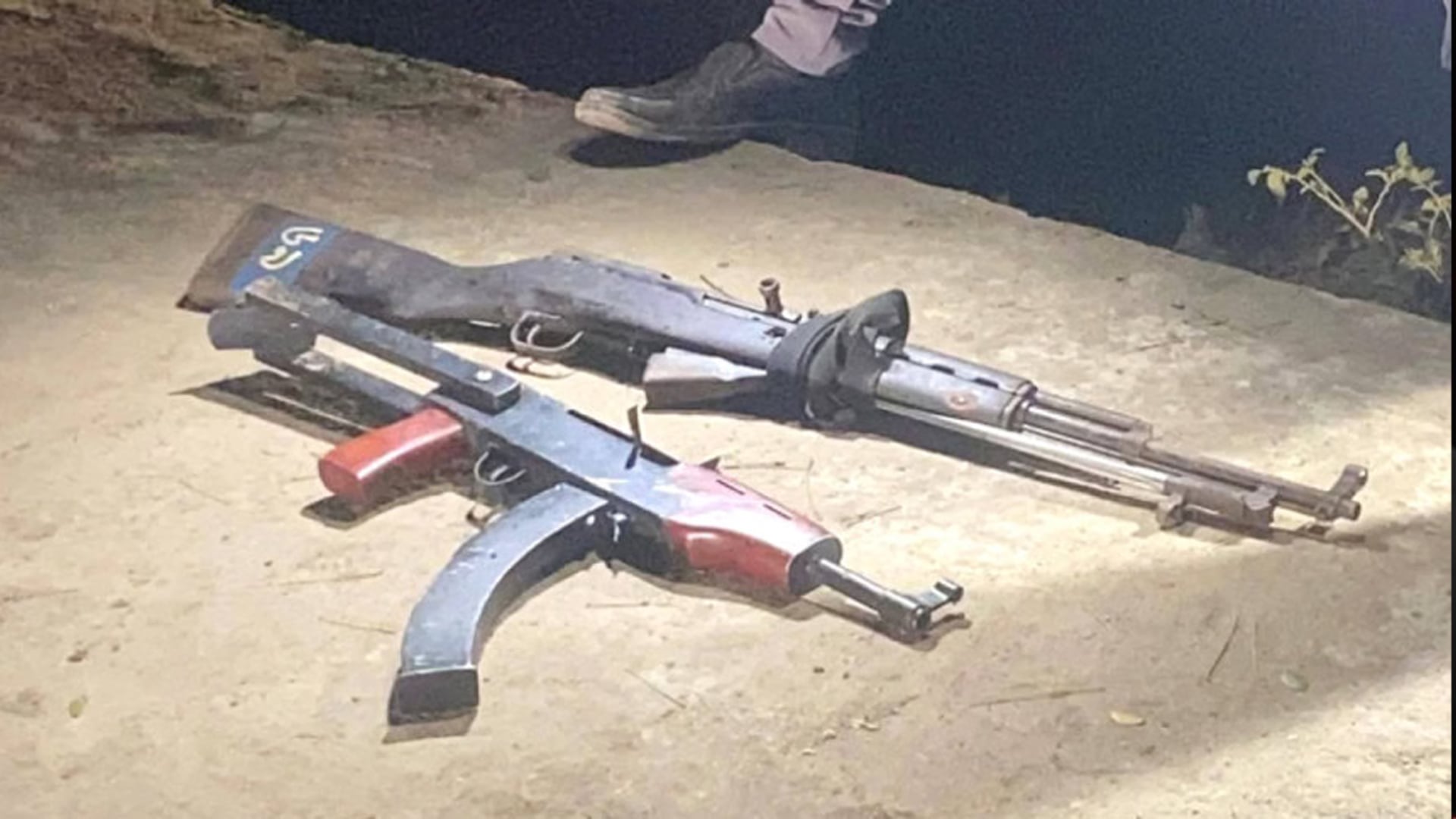 সিরাজগঞ্জে লুট হওয়া ৮ আগ্নেয়াস্ত্র এখনো উদ্ধার হয়নি