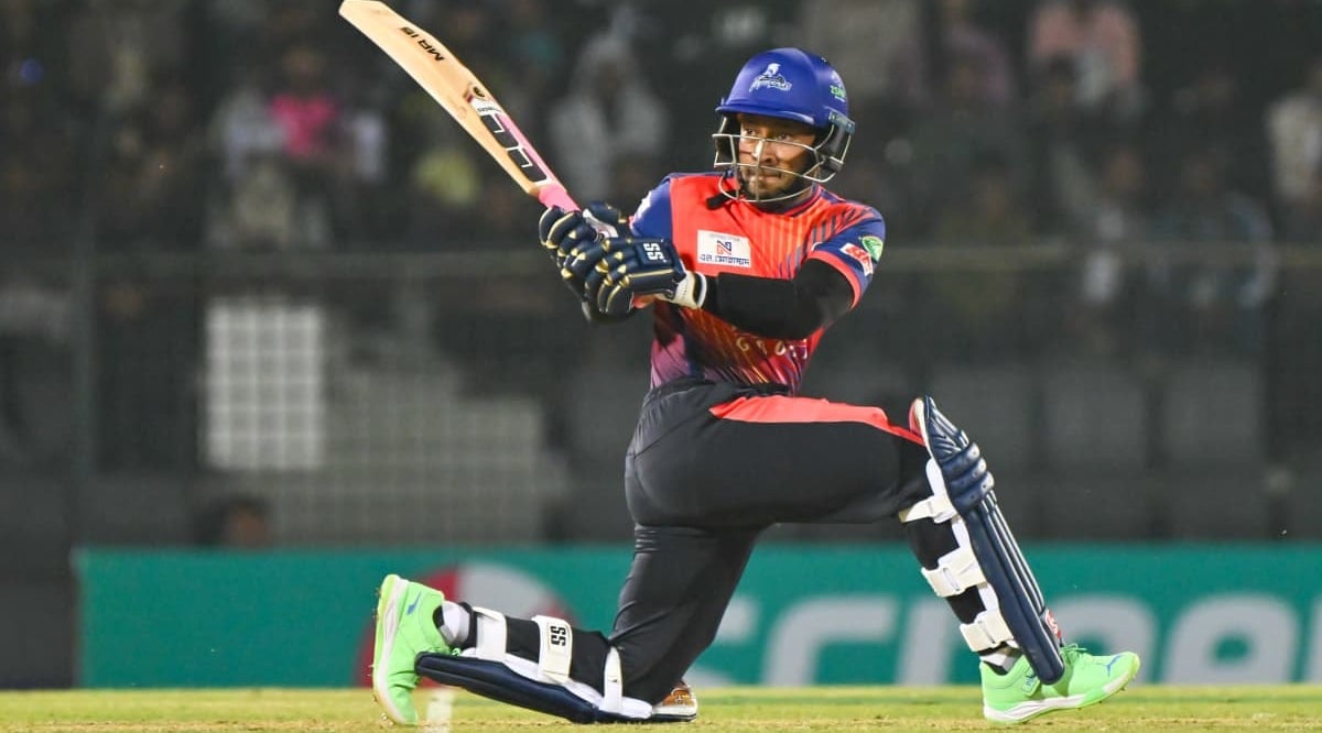 ছয় হাজারি ক্লাবে মুশফিক