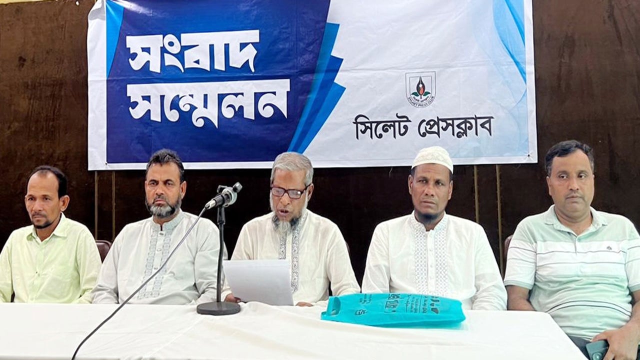 সরকারি নকশার বাইরে ব্যক্তি জমিতে খাল খননের অভিযোগ ইউএনওর বিরুদ্ধে