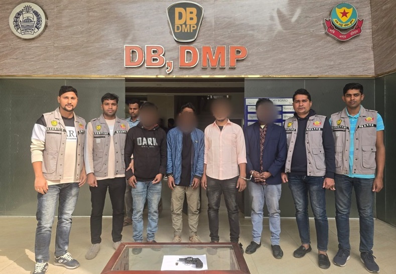 রাজধানীতে দুর্ধর্ষ ডাকাত দলের ৪ সদস্য গ্রেপ্তার