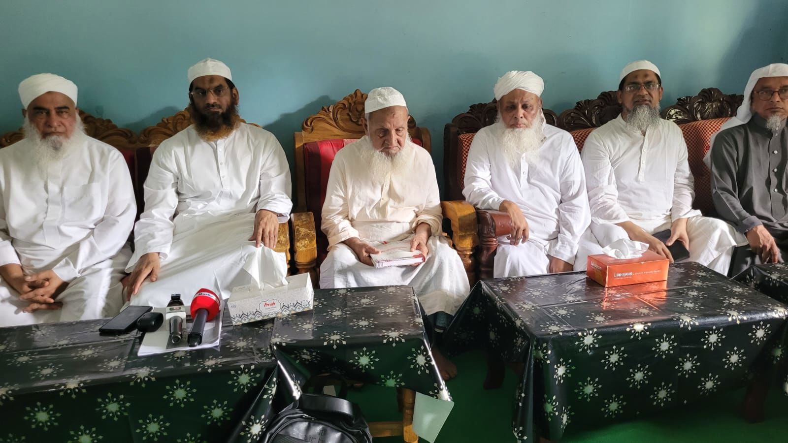 হেফাজত আমিরের কাছে গিয়ে জামায়াতের সাথে ঐক্য নিয়ে যে বার্তা দিলেন মামুনুল হক