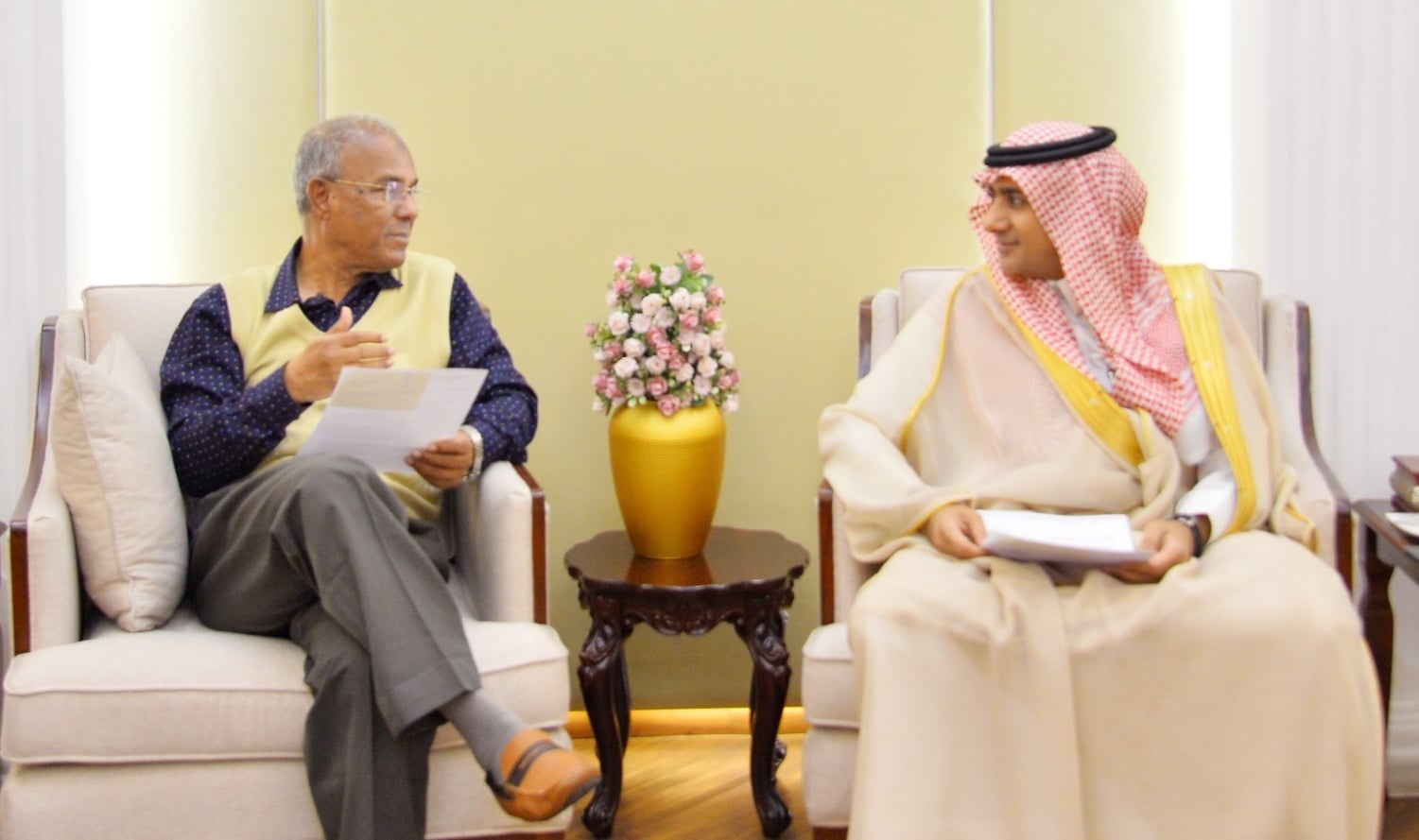 স্বরাষ্ট্র উপদেষ্টার সঙ্গে সৌদি রাষ্ট্রদূতের সৌজন্য সাক্ষাৎ
