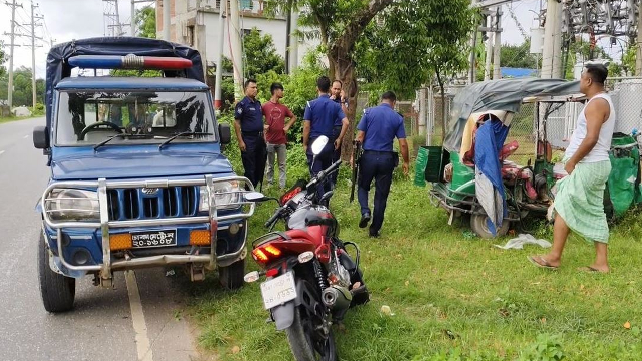 কাপাসিয়ায় বাস-সিএনজি সংঘর্ষ, মা ছেলেসহ নিহত ৩