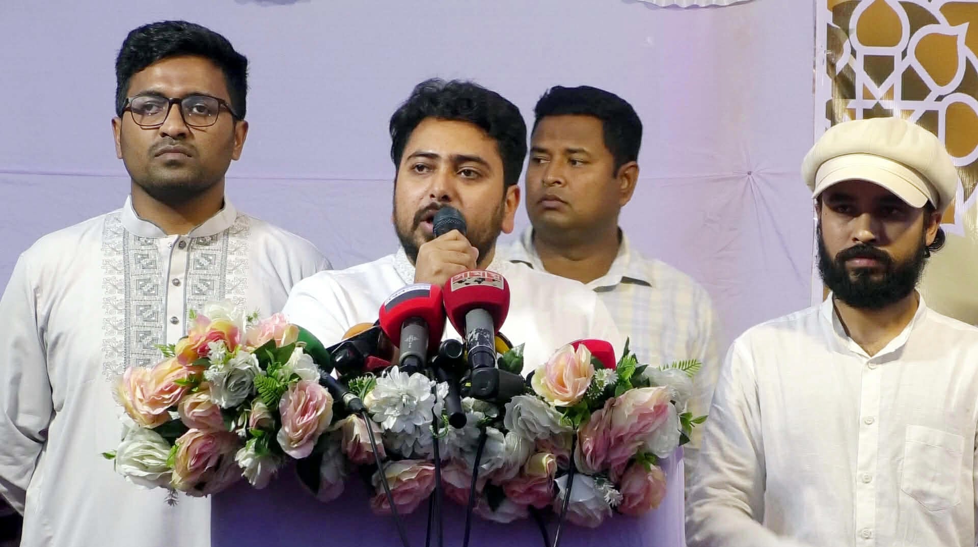 নতুন রাষ্ট্রপতি নির্বাচনের দাবি নাহিদ ইসলামের