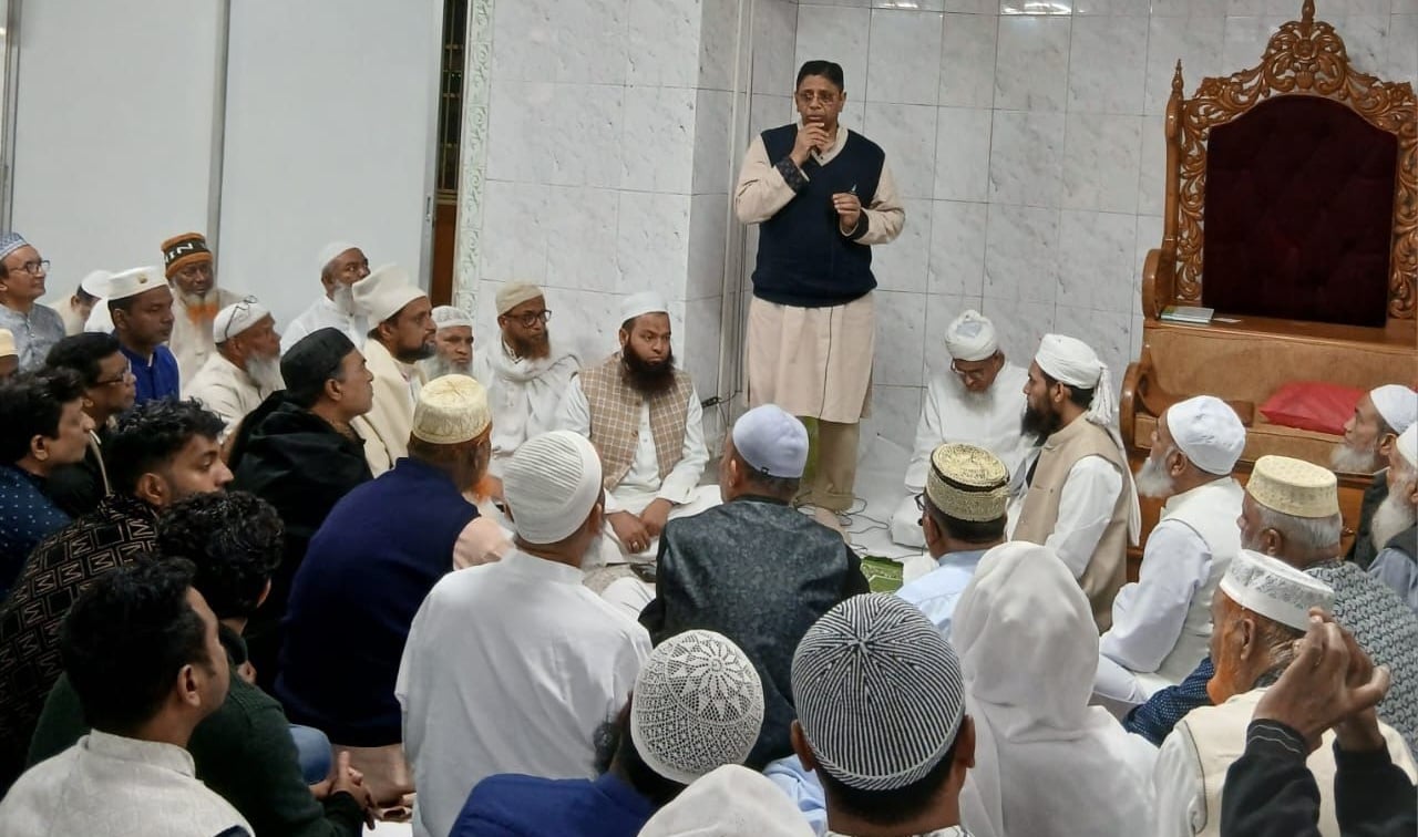 খালেদা জিয়ার রুহের মাগফেরাত কামনায় ধানমন্ডিতে দোয়া