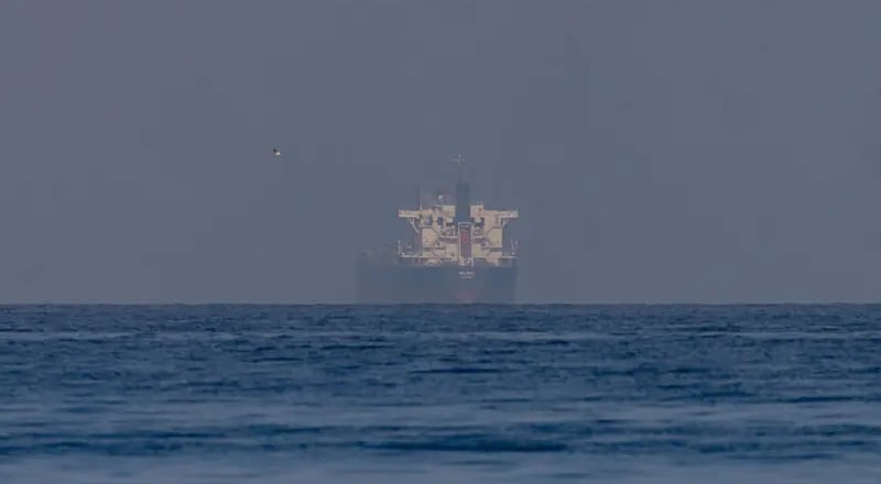 হরমুজ প্রণালিতে মাইন অপসারণ শুরু করেছে যুক্তরাষ্ট্র, দাবি সেন্টকমের