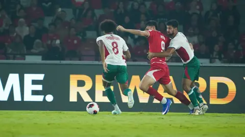 ইন্দোনেশিয়ার কাছে ৯-২ গোলে হারল বাংলাদেশ