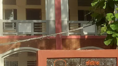সরকারি বিদ্যালয়ের নির্মাণাধীন ভবনে বসে মাদকের আসর