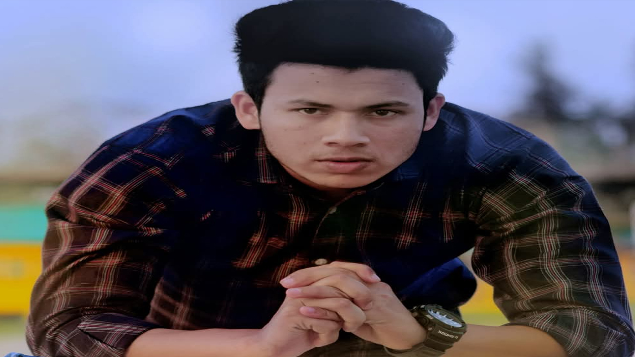 অস্ত্র বিক্রি করা সেই পুলিশ সদস্য আটক