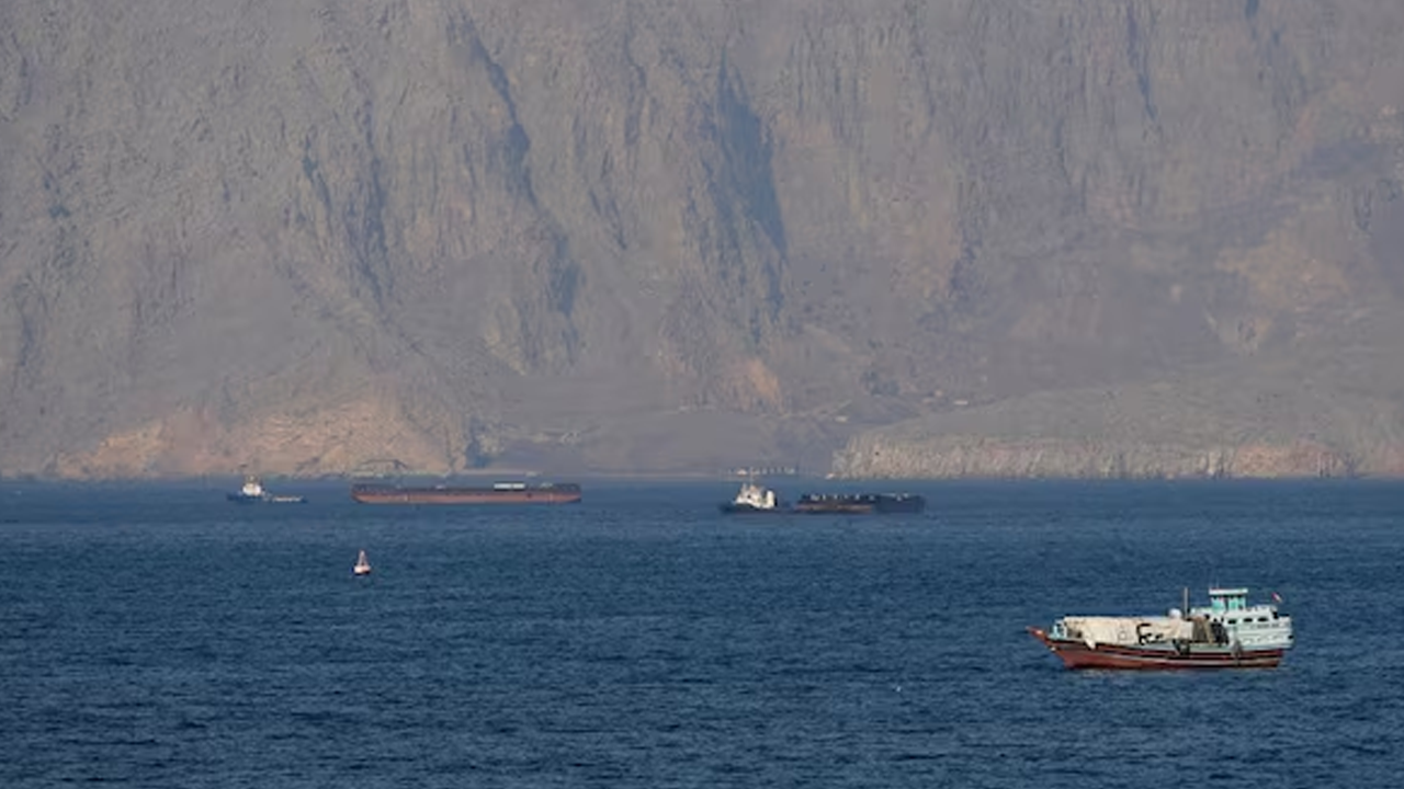 হরমুজ প্রণালি বন্ধ থাকলে পরিণাম হবে ভয়াবহ: ইইউ