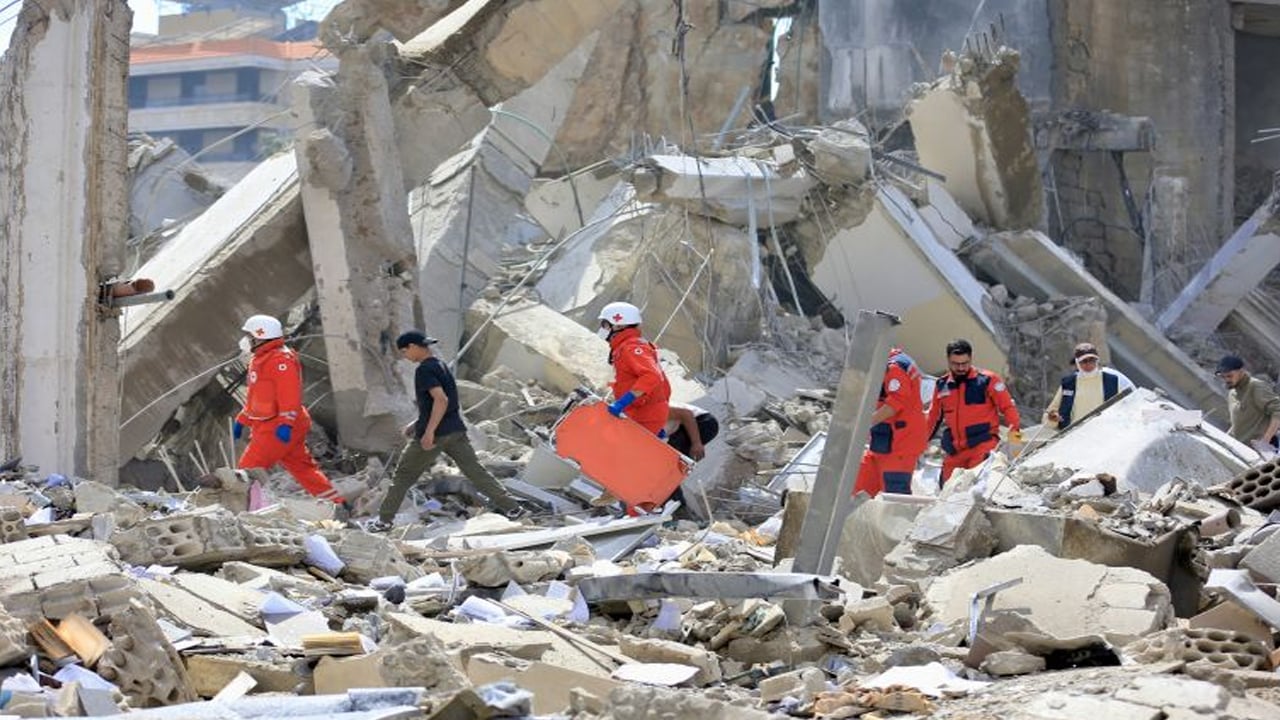 লেবাননের মানুষ হতবাক!