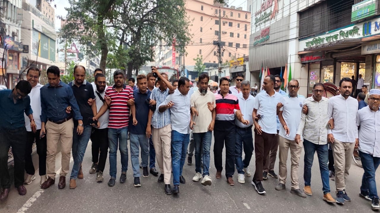 নি‌ষিদ্ধ আ.লী‌গের অপচেষ্টা রুখতে পদবঞ্চিত যুবদল নেতারাও রাজপথে