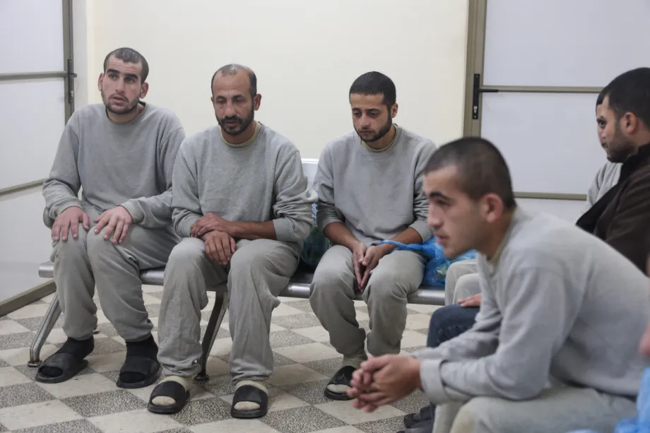 গাজা থেকে আটক ১০ ফিলিস্তিনিকে মুক্তি দিল ইসরাইল