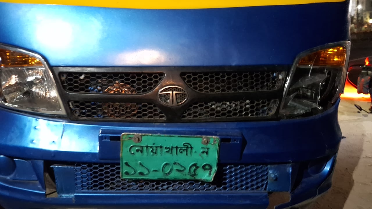 নোয়াখালীতে মোটরসাইকেল-পিকআপ সংঘর্ষে ২ যুবকের মৃত্যু