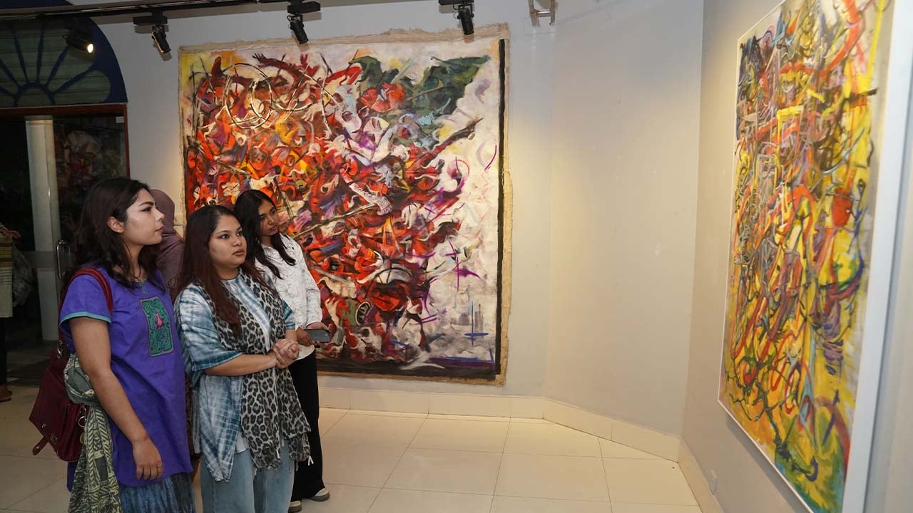 আলিয়ঁস ফ্রঁসেজ চলছে মুবতাসিম আলভীর একক শিল্প প্রদর্শনী