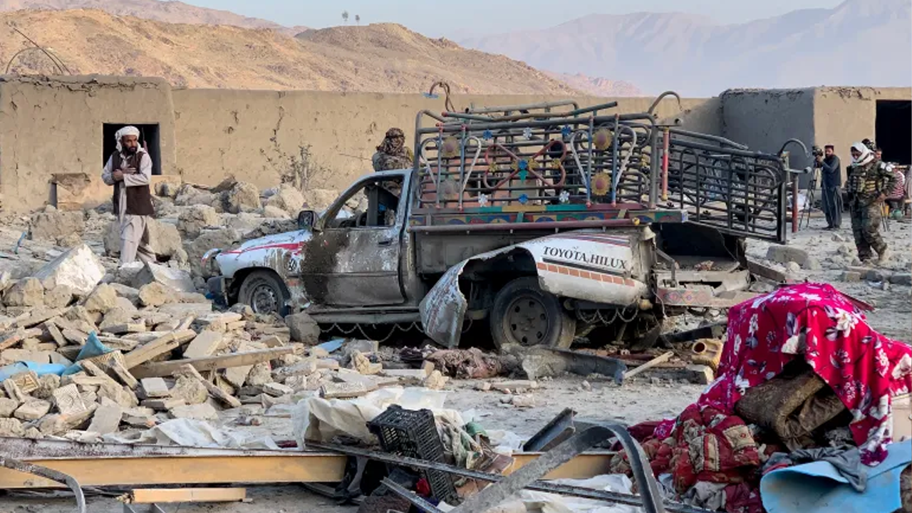 পাকিস্তানকে পাল্টা জবাব দিতে আফগানিস্তানে জরুরি বৈঠক